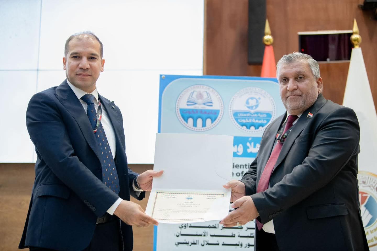 كلية طب الأسنان في جامعة الكوت تقيم يومها العلمي الأول.