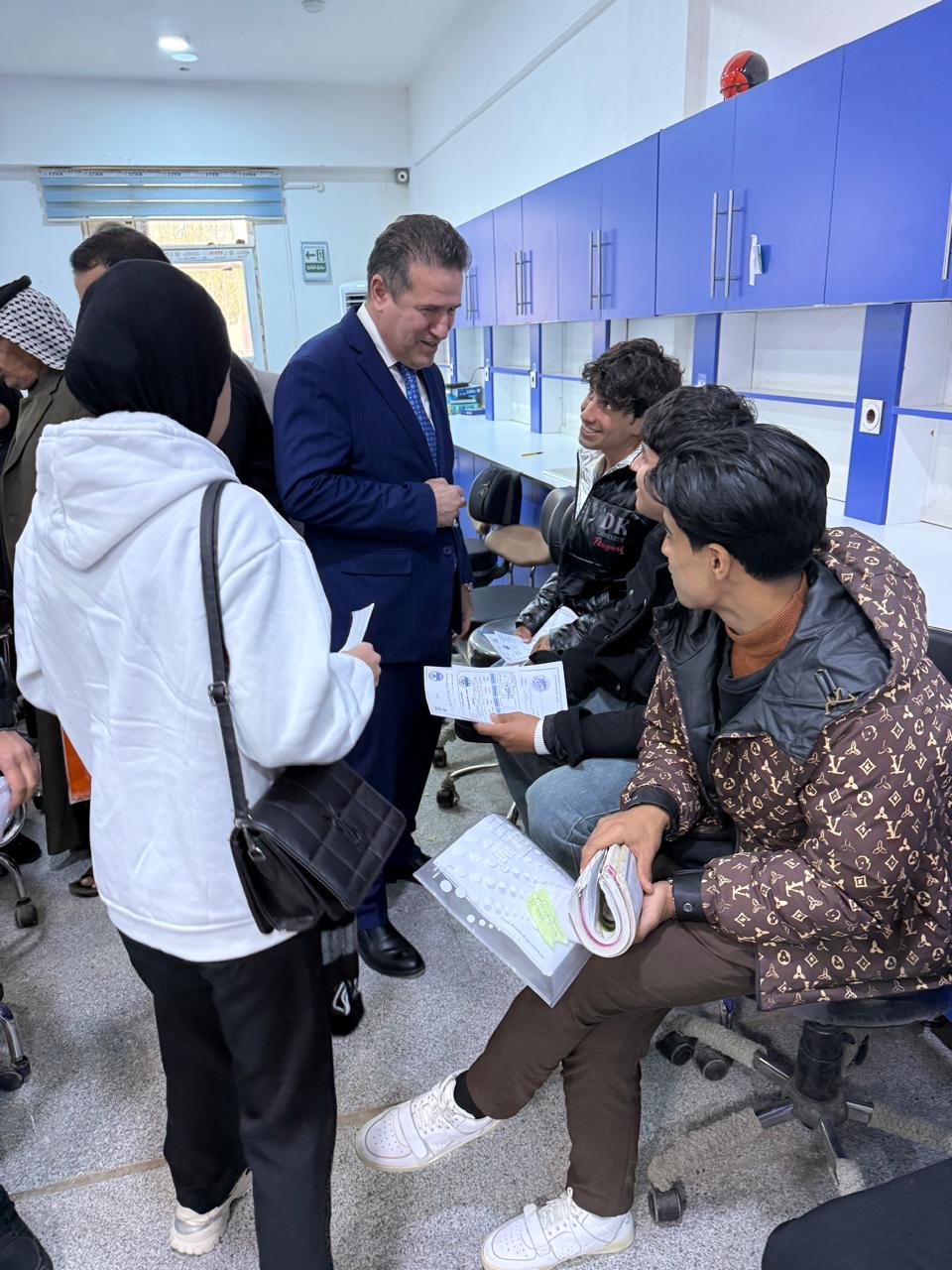 عميد كلية التربية يتفقد شعبة التسجيل في جامعة الكوت ويتابع مسارات القبول.