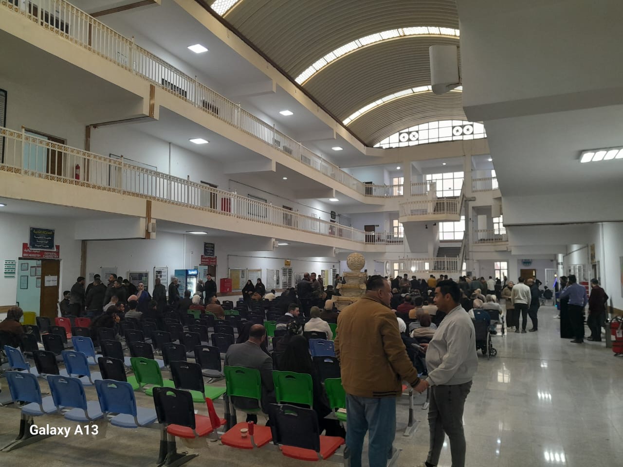 ما يزال تثبيت الطلبة في الأقسام التي يرغبون بها مستمراً في جامعة الكوت.