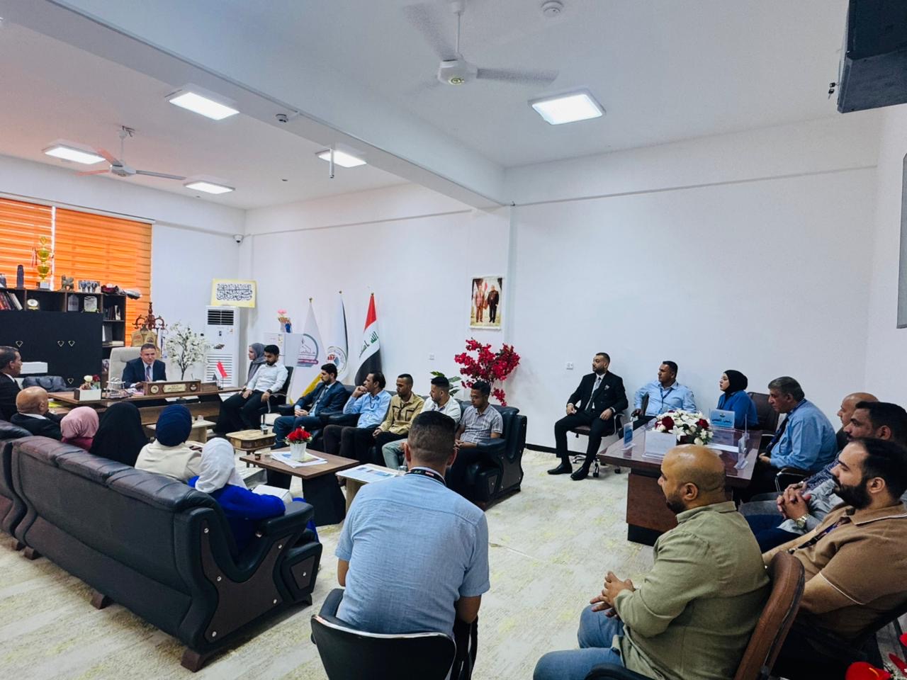 السيد عميد كلية التربية في جامعة الكوت يعقد اجتماعا لملاكات الأقسام العلمية اليوم.