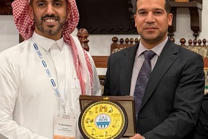 جامعة الكوت تشارك في المؤتمر الدولي لطب الأسنان في جدة