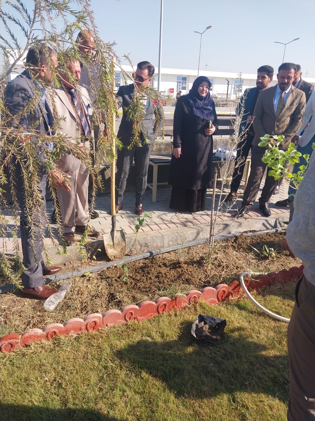 حملة تشجير واسعة في جامعة الكوت/الصويرة بمشاركة الأساتذة والطلبة.