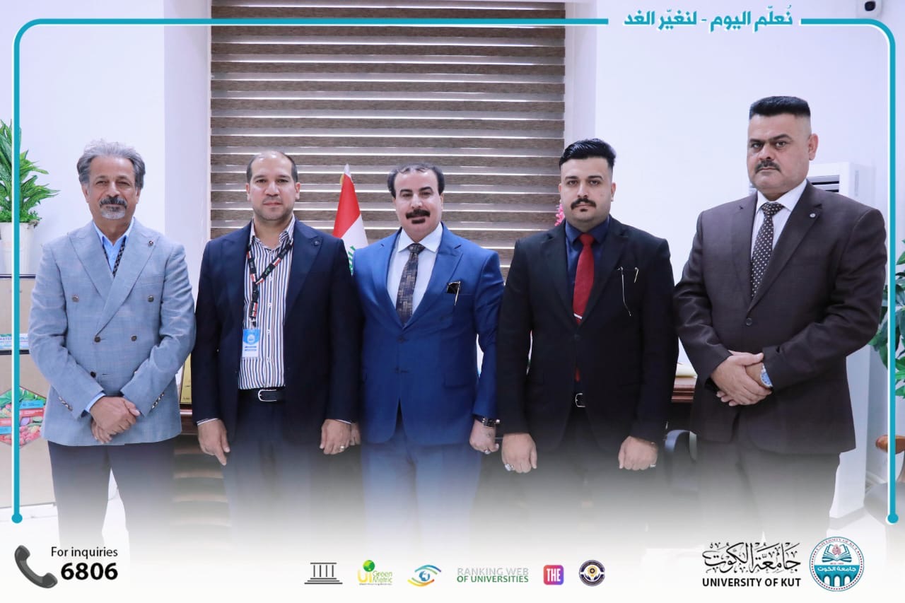 Honoring a number of academic and administrative personalities at the University of Kut University with a shield of excellence and creativity.