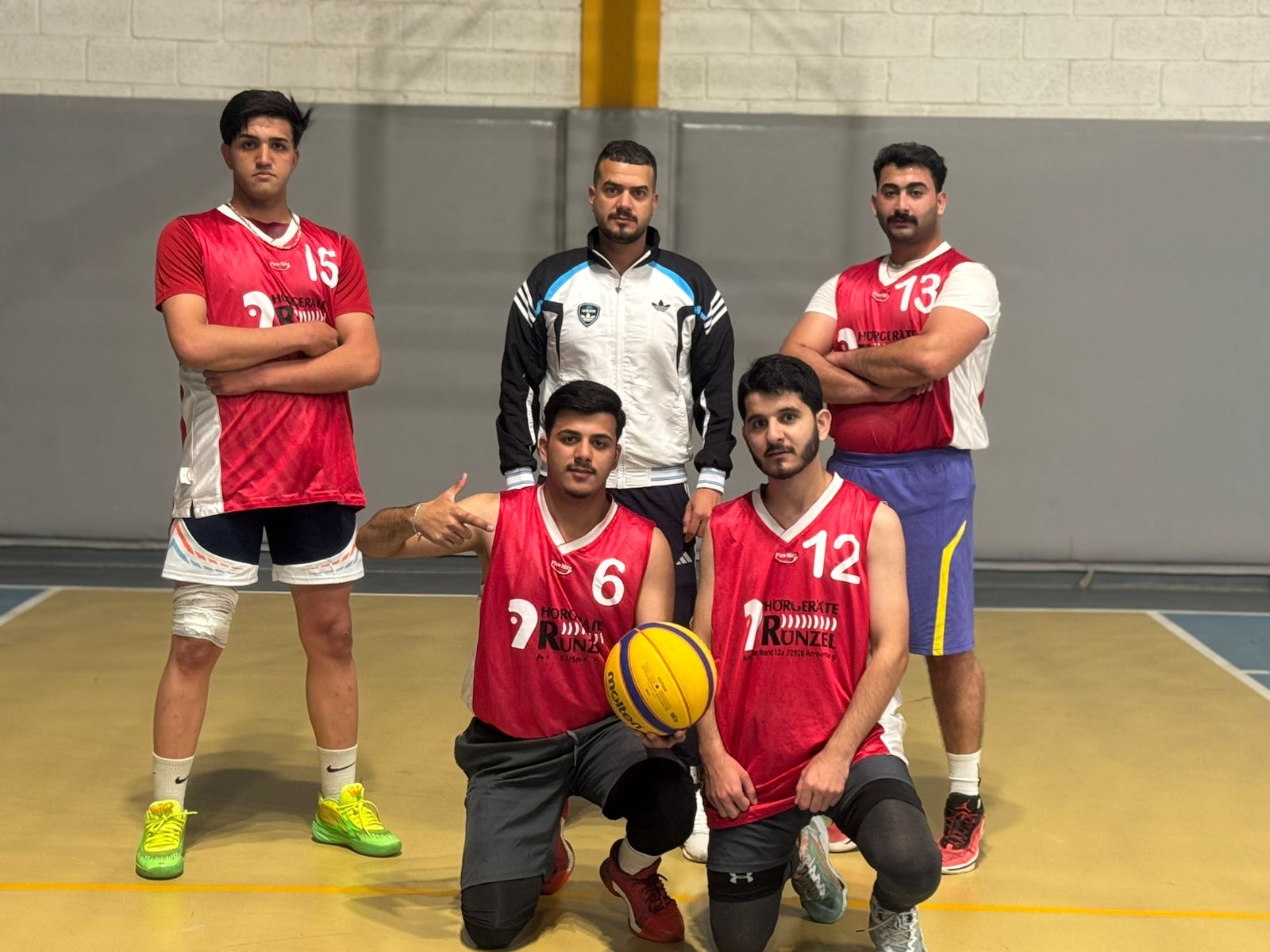 منتخب جامعة الكوت لكرة السلة يبلغ الدور ثمن النهائي بعد فوزه على جامعة الرشيد .