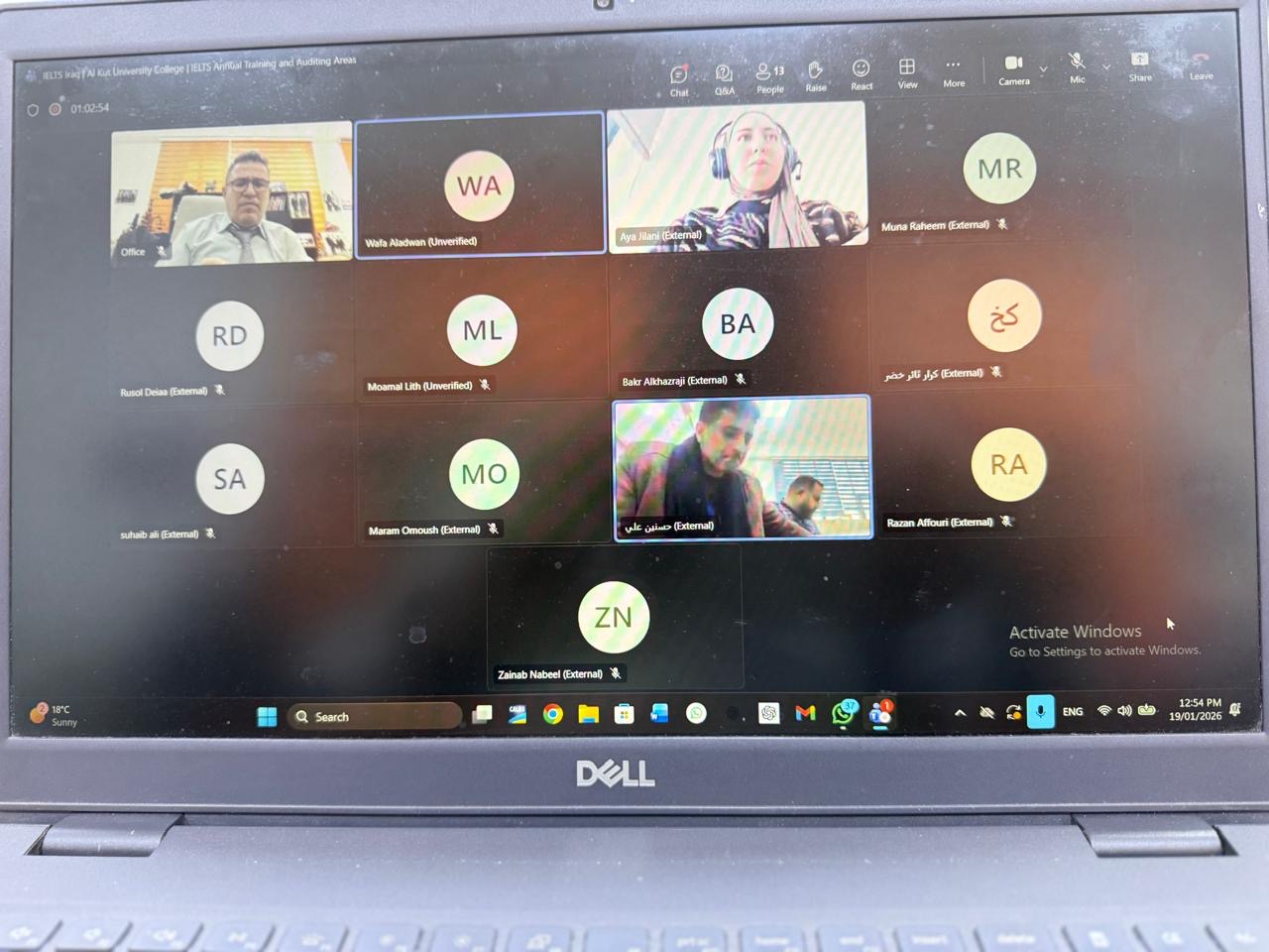 عميد كلية التربية ومدير مركز الأيلتس البريطاني في جامعة الكوت يعقد اجتماعاً مع شركة الأيلتس عبر منصة زوم اليوم.