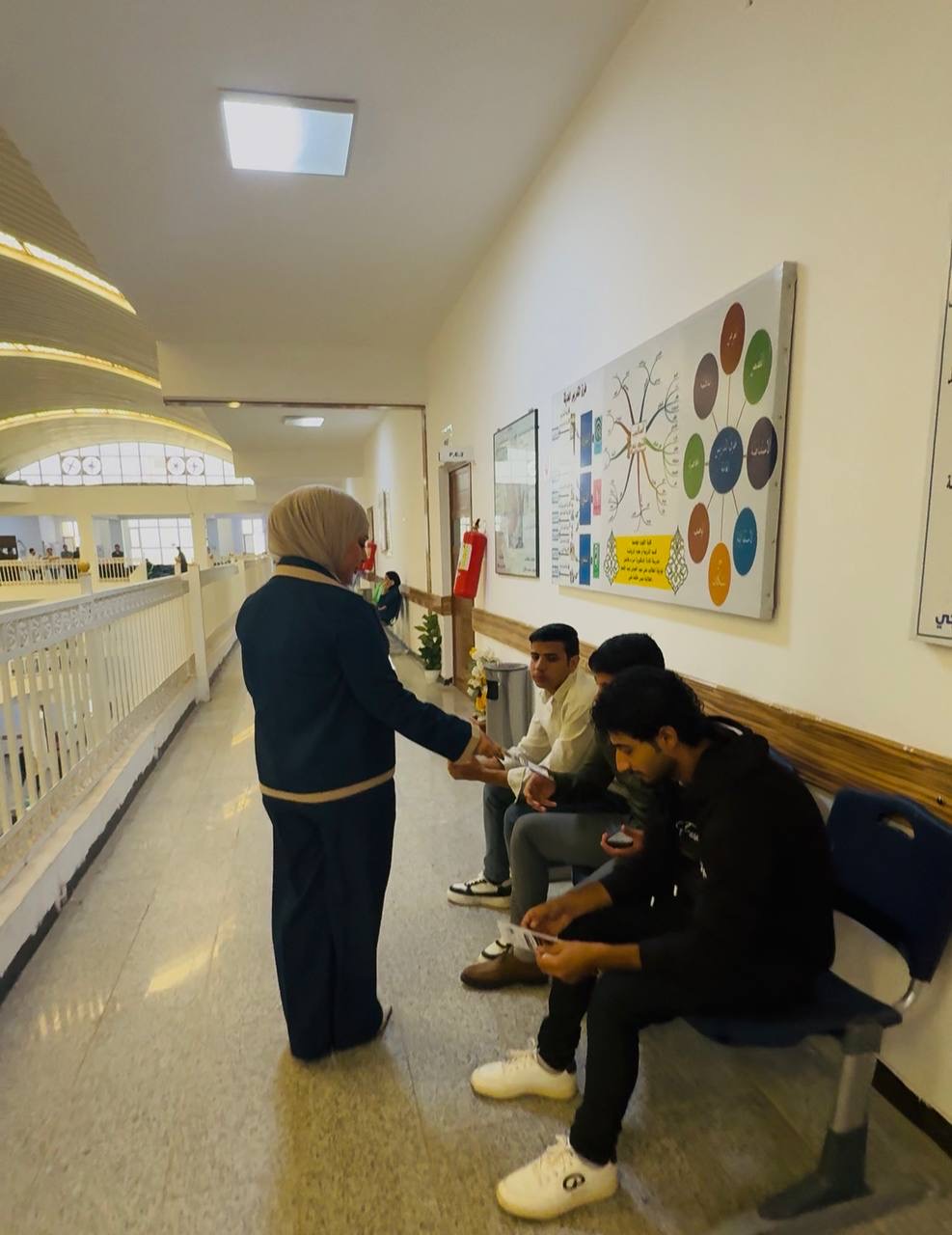 قسم التجميل والليزر في كلية التقنيات الصحية والطبية/ جامعة الكوت يطلق بوسترات إرشادية للحد من آفة المخدرات.